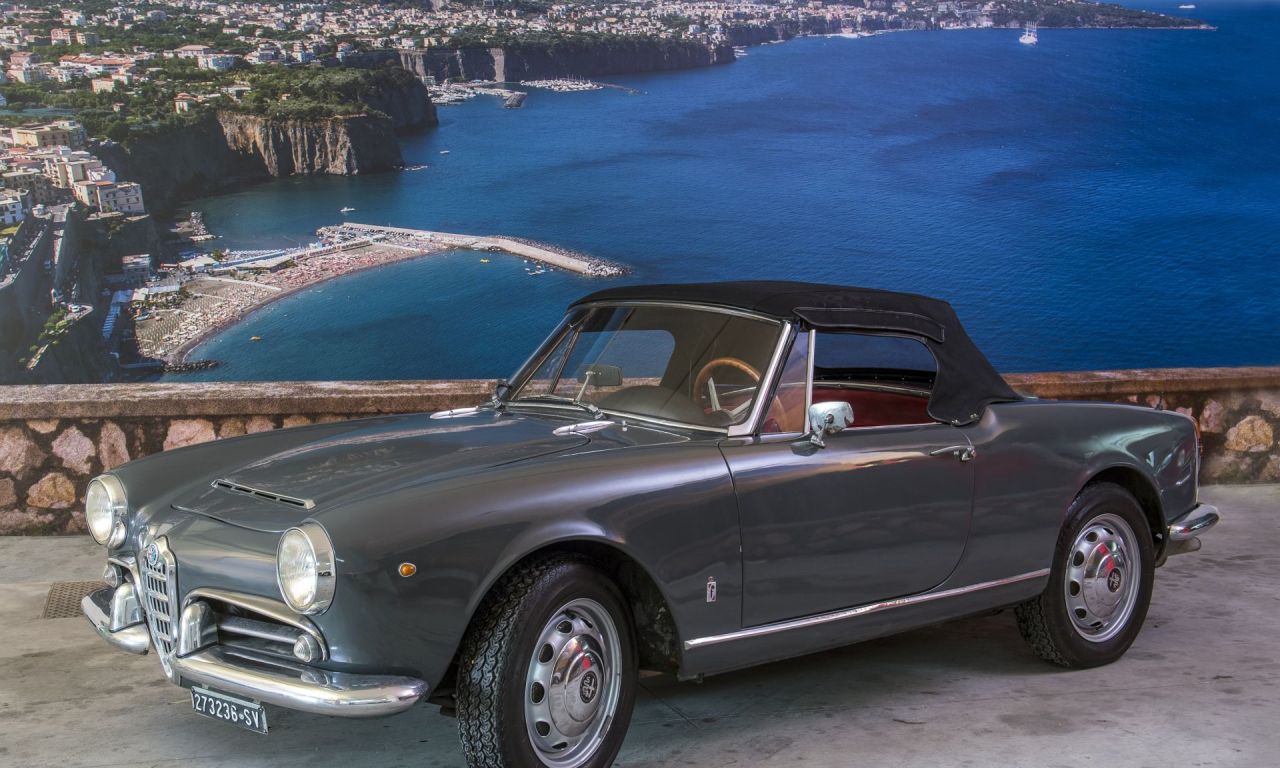 ALFA ROMEO -CLASSIC CAR RENTAL-HIRE – AMALFI COAST – Naples - SORRENTO