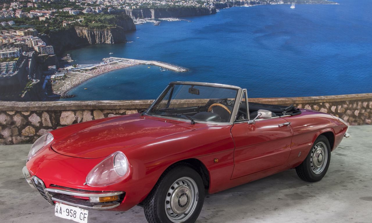 ALFA ROMEO -CLASSIC CAR RENTAL-HIRE – AMALFI COAST – Naples - SORRENTO